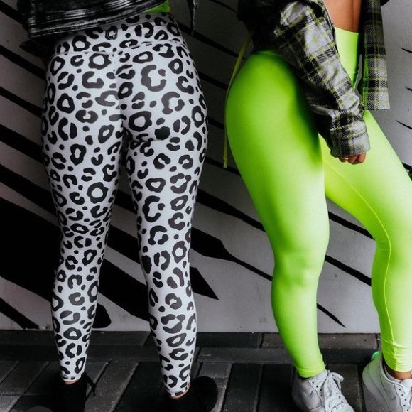 Celestial bodiez 7/8 power legging snow leopardess - Picture 1 of 9